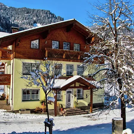 In Near Slopes, Cleaning Included Apartment Grossarl
